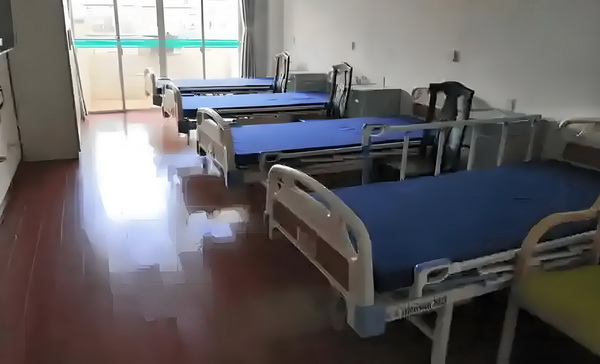 这男人欠揍